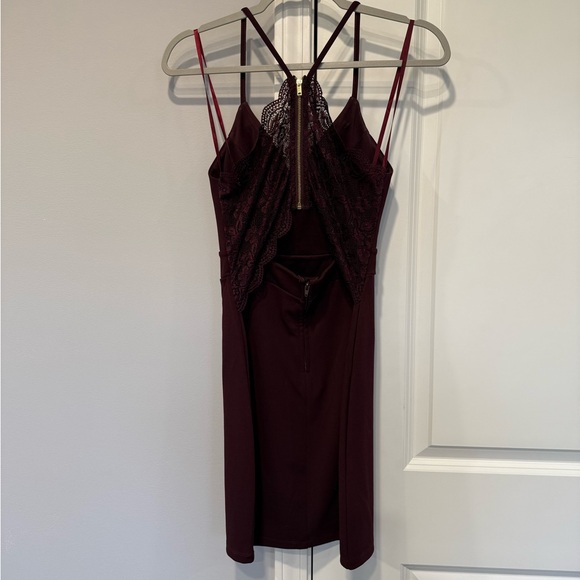 Lace Bodycon Dress - Picture 2 of 4